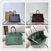 Burberry Handbags in Diverse Textures and Colors for Sophisticated Style size:30×13×24cm #A53907 Burberry Handbags in Diverse Textures and Colors for Sophisticated Style size:30×13×24cm #A53907
