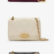 Burberry Quilted Leather Crossbody Bags With Gold - Tone Hardware size:20×7×16cm #A53756 Burberry Quilted Leather Crossbody Bags With Gold - Tone Hardware size:20×7×16cm #A53756