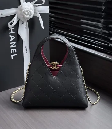 Chanel Lambskin Triangle Chain Bag AS6392 23×23×7cm #A67227 Chanel Lambskin Triangle Chain Bag AS6392 23×23×7cm #A67227