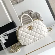 Chanel Quilted Handbag With Gold Chain And CC Logo A Timeless Fashion Piece size:11×20×8cm #A54380 Chanel Quilted Handbag With Gold Chain And CC Logo A Timeless Fashion Piece size:11×20×8cm #A54380
