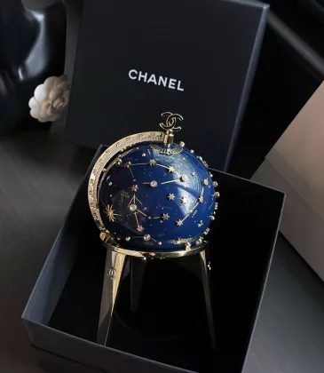 Chanel Acrylic Globe Evening Clutch AS6272 #A66143 Chanel Acrylic Globe Evening Clutch AS6272 #A66143