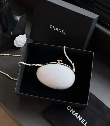 Chanel White Acrylic Oval Evening Clutch AS6269 #A66144 Chanel White Acrylic Oval Evening Clutch AS6269 #A66144