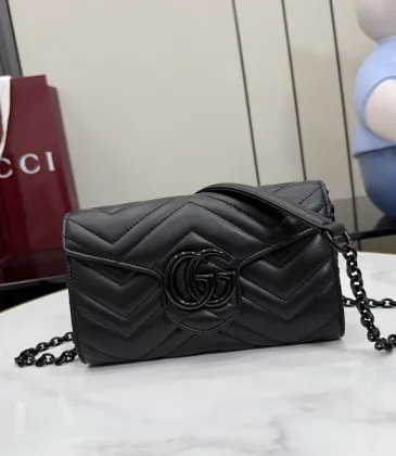Gucci GG Marmont Quilted Leather Chain Bag, 20 x 12 x 4 cm #A63208 Gucci GG Marmont Quilted Leather Chain Bag, 20 x 12 x 4 cm #A63208