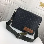 Louis Vuitton District Message Bag for Men #999931713 Louis Vuitton District Message Bag for Men #999931713