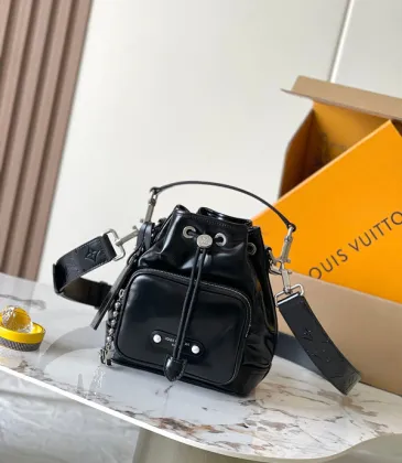 Chic Black Louis Vuitton Bucket Bag With Embossed Strap And Functional Design For Fashionistas #A49796 Chic Black Louis Vuitton Bucket Bag With Embossed Strap And Functional Design For Fashionistas #A49796