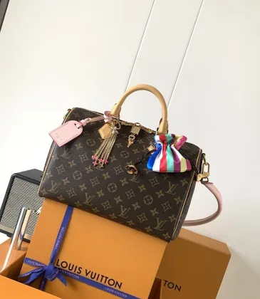 Louis Vuitton Speedy Soft 30 Bandoulière M26498 30x21x17cm #A62962 Louis Vuitton Speedy Soft 30 Bandoulière M26498 30x21x17cm #A62962