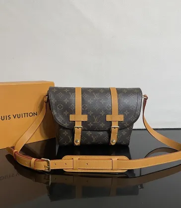 Louis Vuitton Christopher Messenger Bag M28115 32x19.5x11cm #A62968 Louis Vuitton Christopher Messenger Bag M28115 32x19.5x11cm #A62968