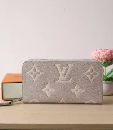 Elegant Louis Vuitton Gray Empreinte Leather Zippy Wallet With Iconic Monogram Motifs #A50101 Elegant Louis Vuitton Gray Empreinte Leather Zippy Wallet With Iconic Monogram Motifs #A50101