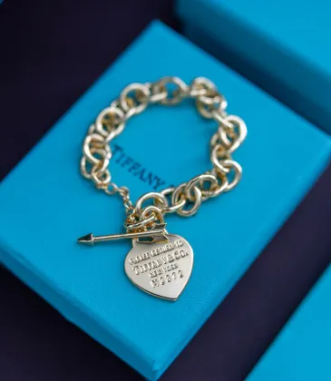Tiffany Classic Heart Pendant Bracelet   Women's Toggleamp; Link Styles #A52306
