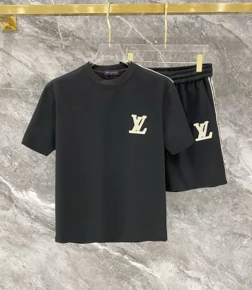 Louis Vuitton tracksuits for Louis Vuitton short tracksuits for men #A66995