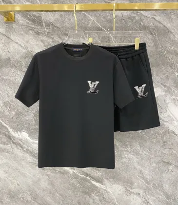 Louis Vuitton tracksuits for Louis Vuitton short tracksuits for men #A66999